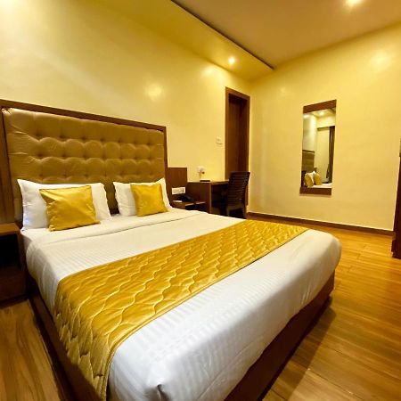 Hotel Pearl'S Bkc Inn- Near Trade Centre, Visa Consulate Mumbai Bagian luar foto