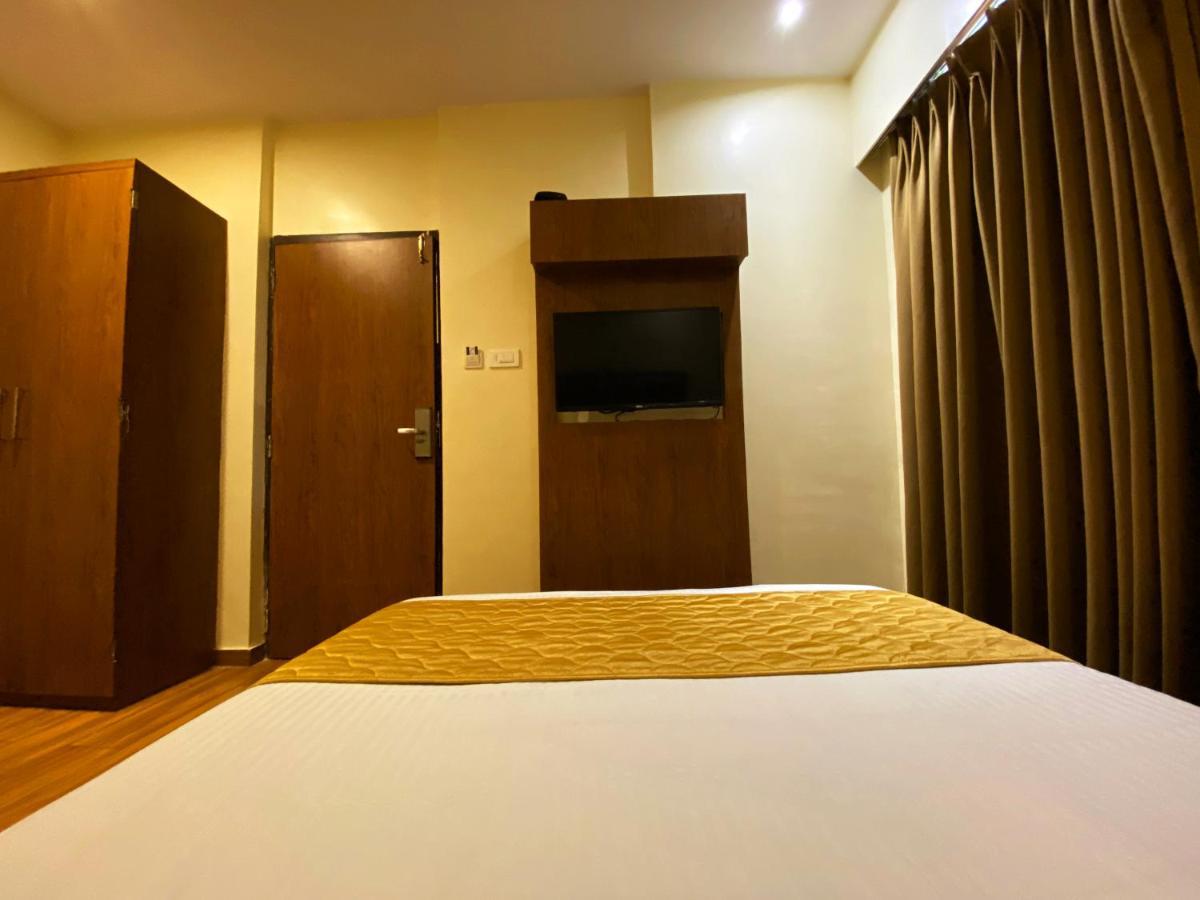 Hotel Pearl'S Bkc Inn- Near Trade Centre, Visa Consulate Mumbai Bagian luar foto